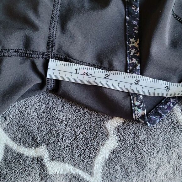 Lululemon Run Speed Shorts 6 Stretchy Lined Black Rocky Sand Dune Toothpaste - Picture 5 of 10